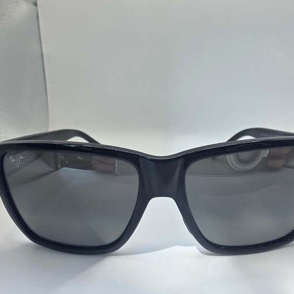 Maui Jim Cruzem Sunglasses Black Gloss Frame Black Polarized Lens w/ Case - Picture 4 of 5